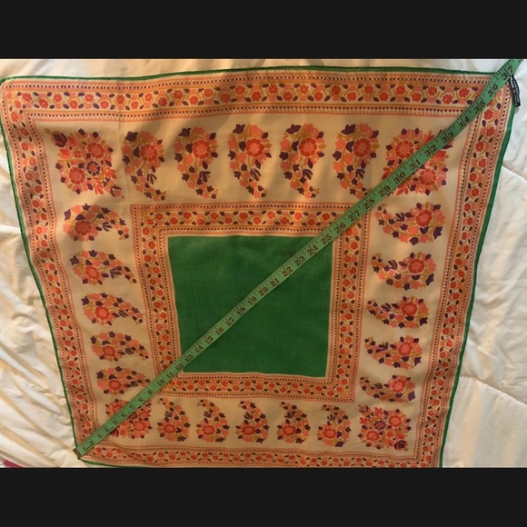 VINTAGE GORGEOUS YVES SAINT LAURENT Scarf! - Picture 9 of 11